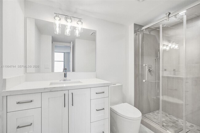 Building Photo - 3625 N Country Club Dr