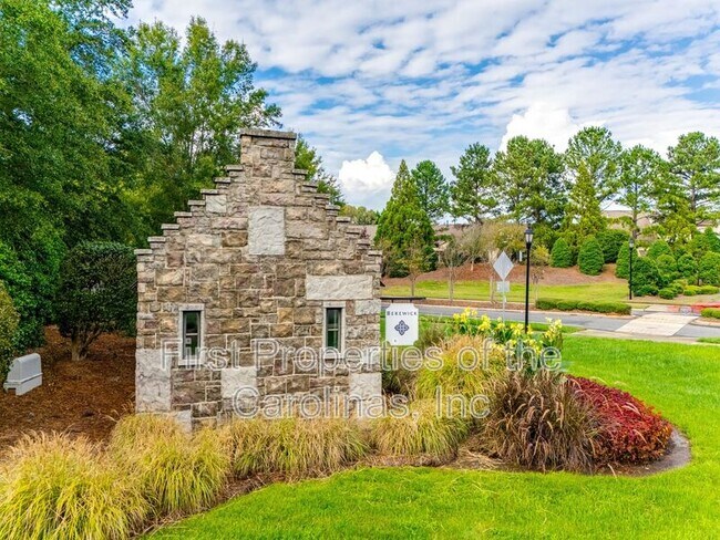 Building Photo - 9736 Springholm Dr