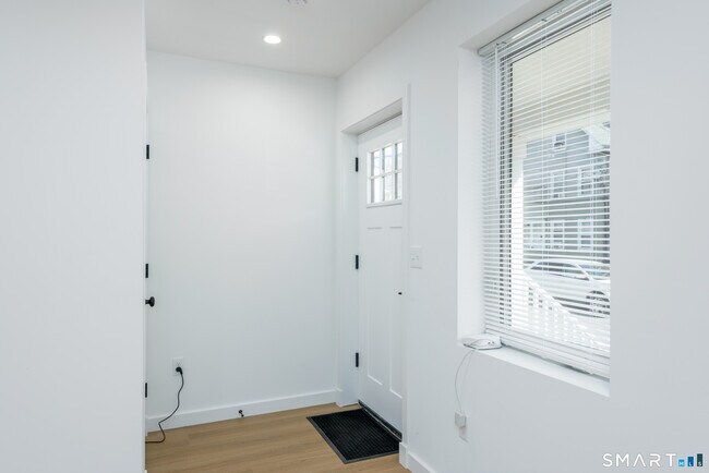 Building Photo - 28 Townsend St