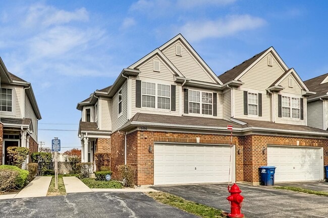 Building Photo - 1686 Buckingham Dr