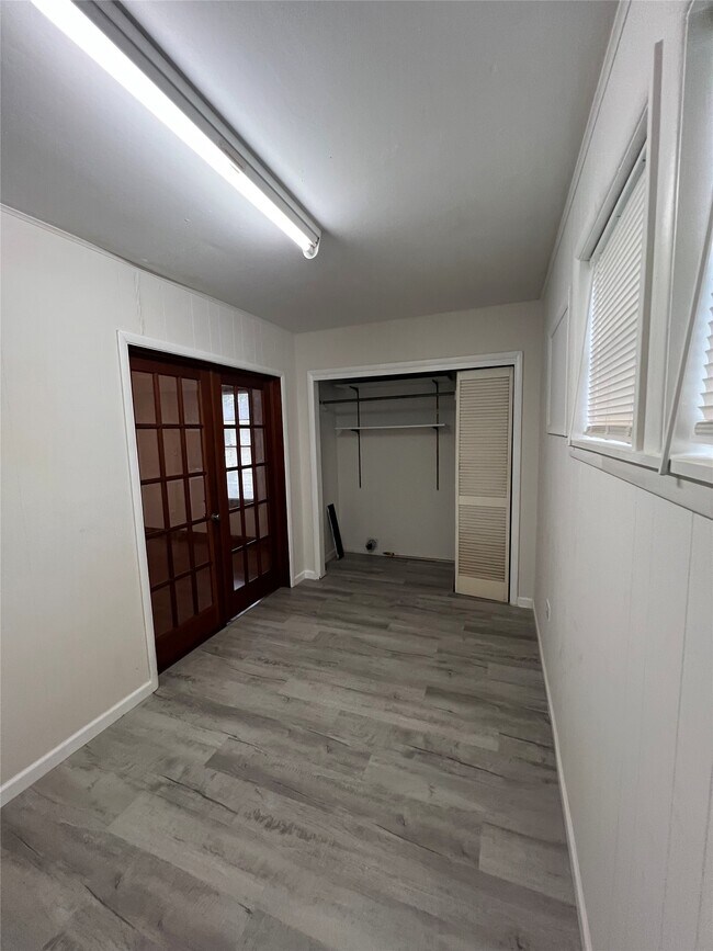 Building Photo - 4711 Avenue R 1/2 Ave