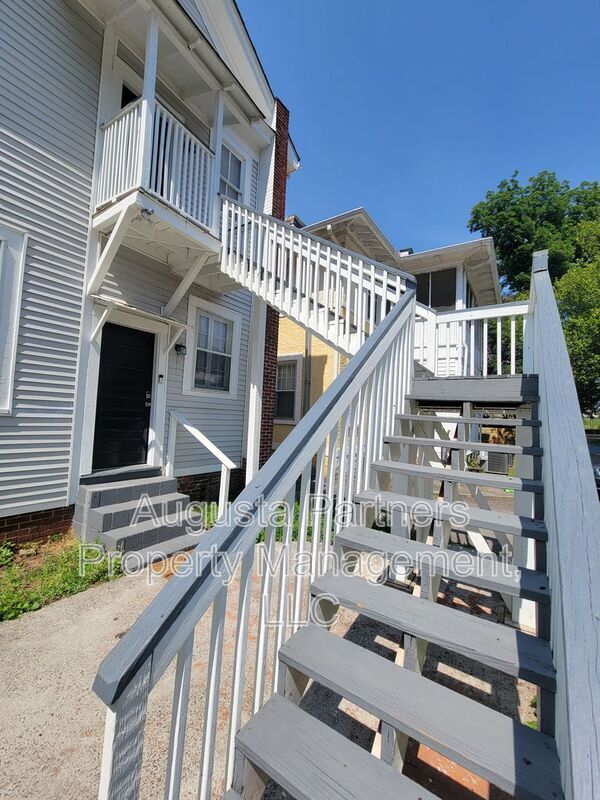 Building Photo - 323.5 Ellis St