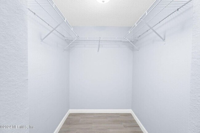 Building Photo - 3870 Mission Dr