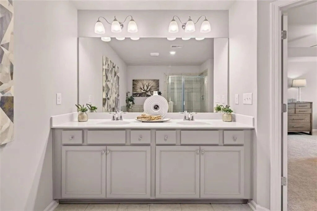 Building Photo - Room in Townhome on The Way Pl