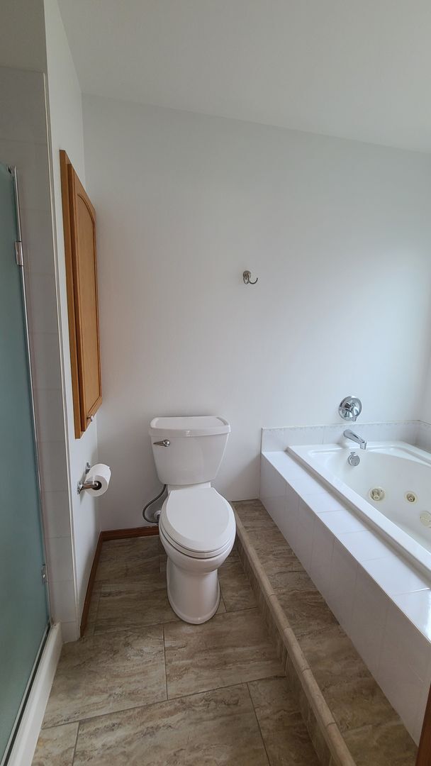 Building Photo - $2,100 - 2 Bed / 2 Beautiful House in Nort...