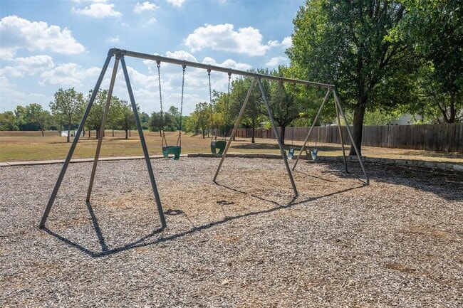 Building Photo - 2510 Stapleford Dr