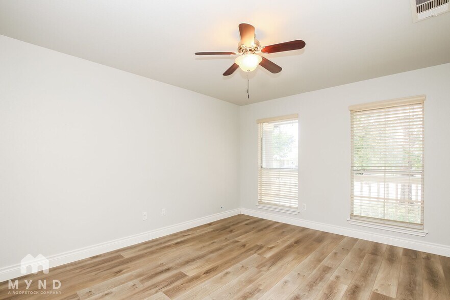 Building Photo - 2716 Amberglow Ct