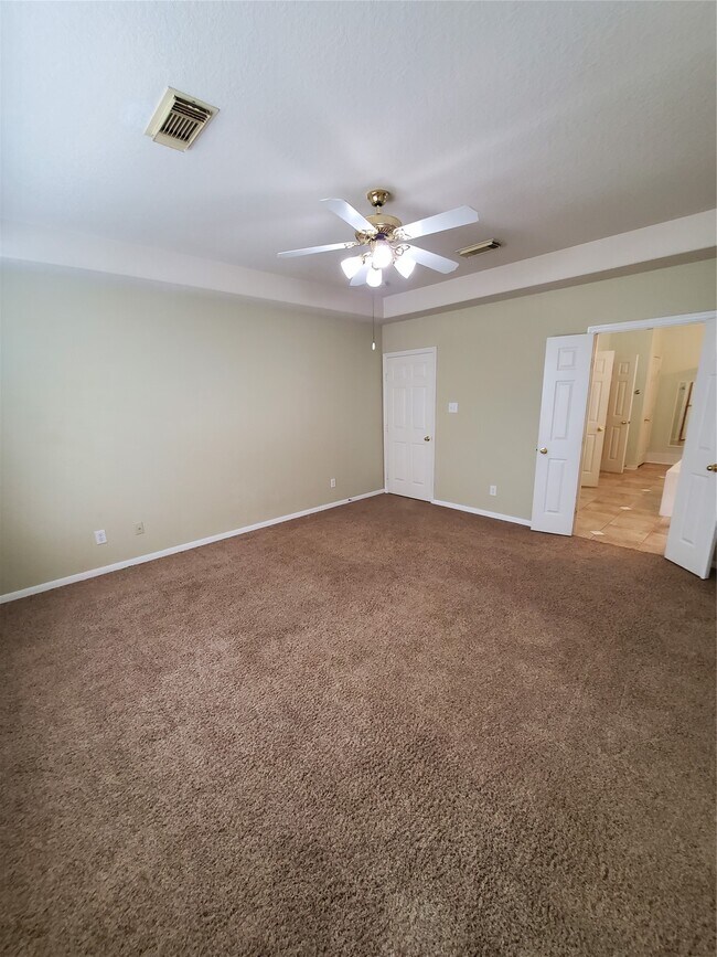 Building Photo - 2715 Falling Forest Ct