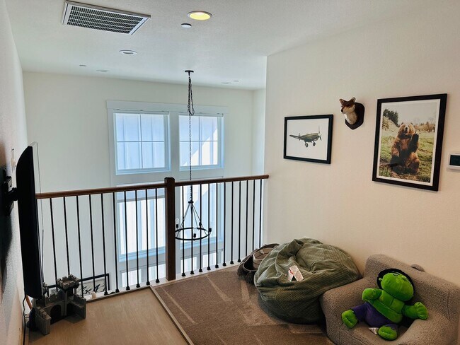 Building Photo - The Green at Felida Park Stunning Home