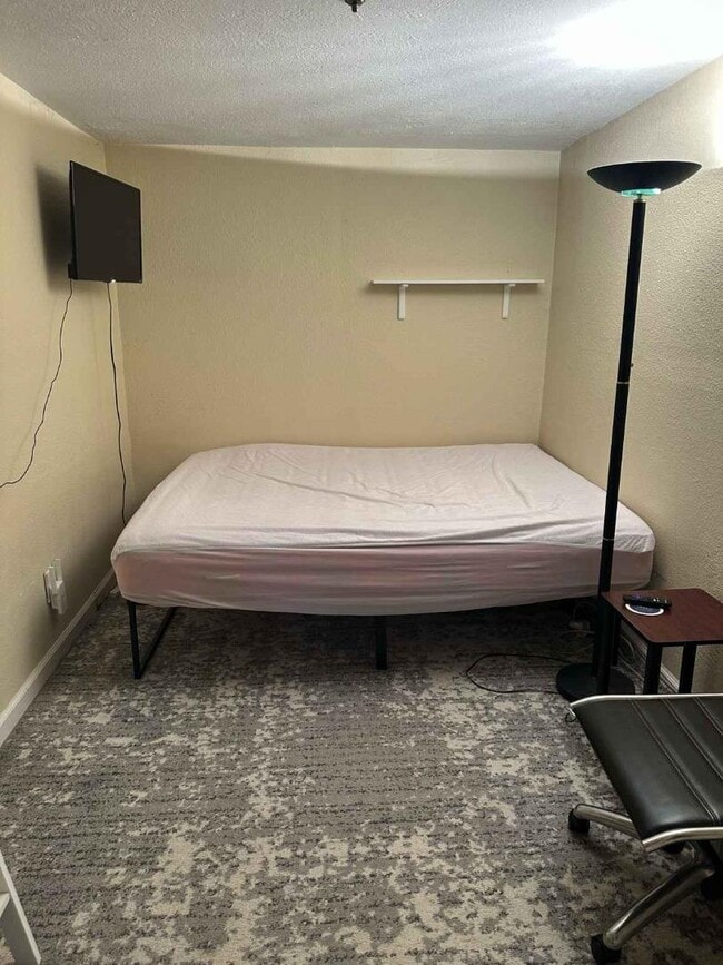 Building Photo - 25 Vía Delizia