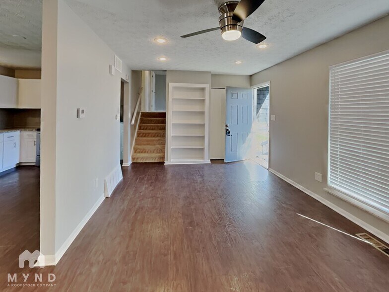 Building Photo - 1349 Westshire Rd