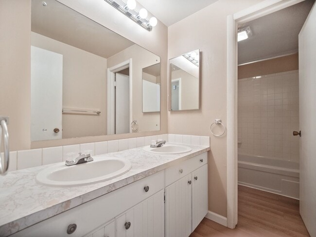 Building Photo - RENOVATED 2BD/1BA MILLWOOD APARTMENT | A/C | COVERED PARKING | PET FRIENDLY | AVAIL 5/1/26