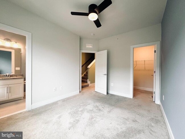 Building Photo - 1009 Rockwell Ave