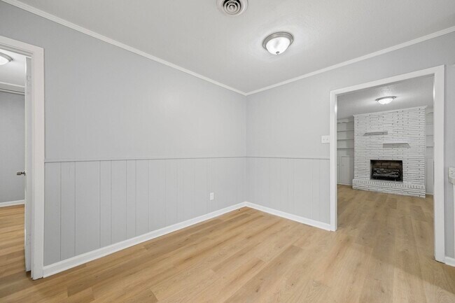 Primary Photo - 995 Avon Rd