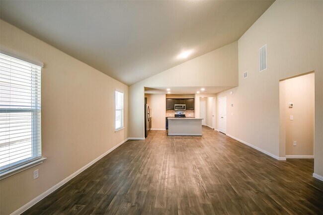 Building Photo - 15008 Custis Ln