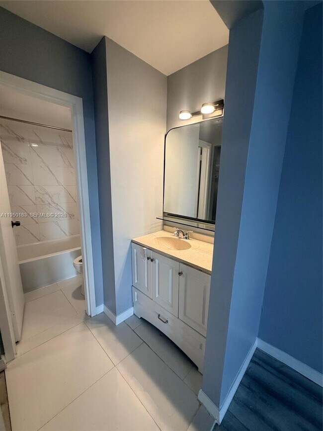 Building Photo - 2350 NE 135th St