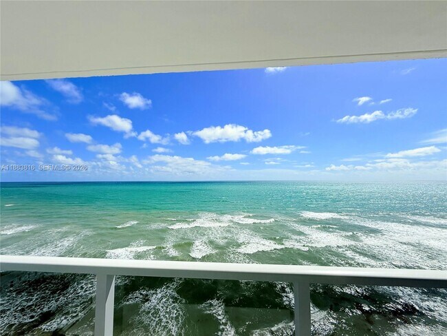 Building Photo - 2751 S Ocean Dr