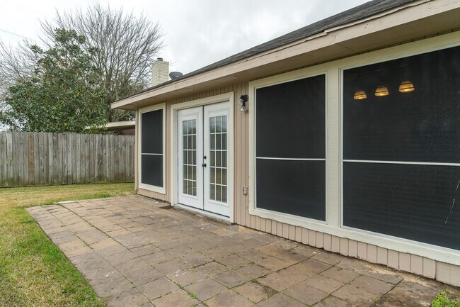 Building Photo - 5306 Acorn Ct