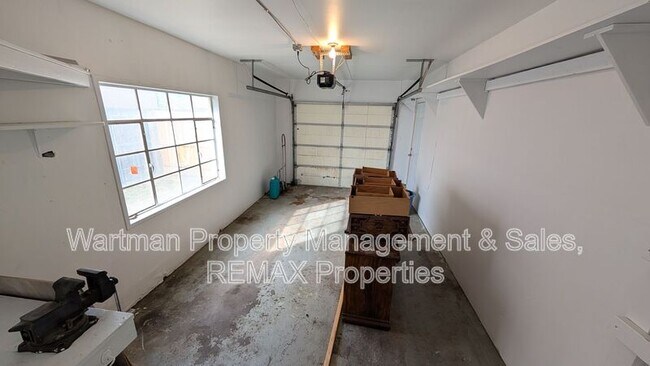 Building Photo - 435 Marian Dr