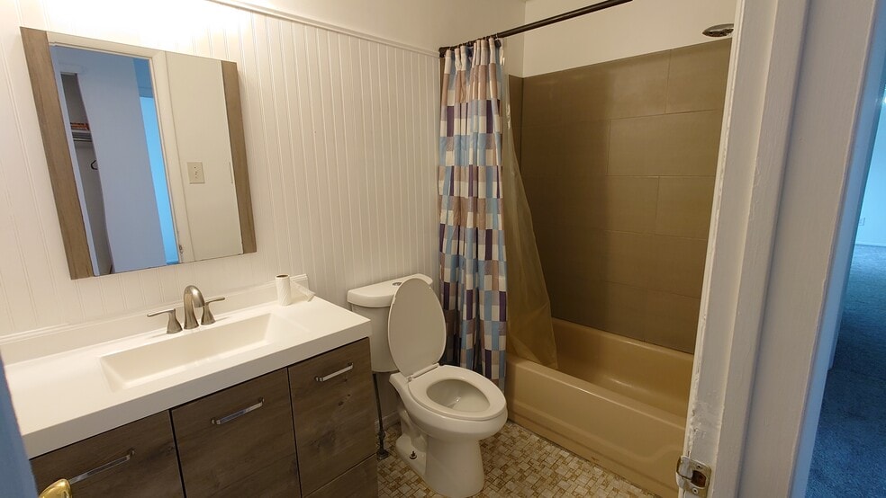 Building Photo - 180B Willow Turn