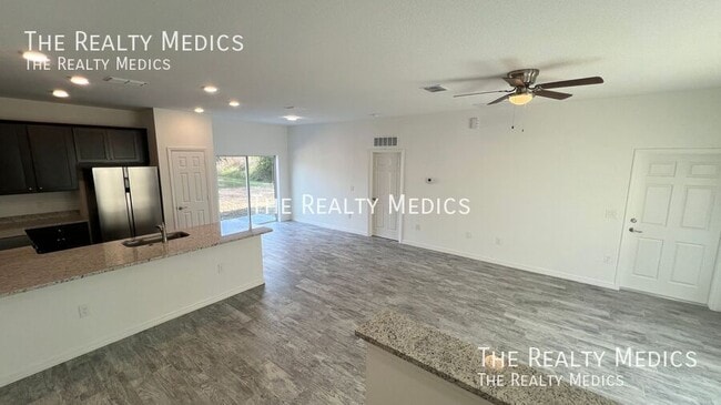 Building Photo - 1651 Welland St SE