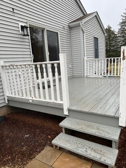 Building Photo - 764 Thrall Ave