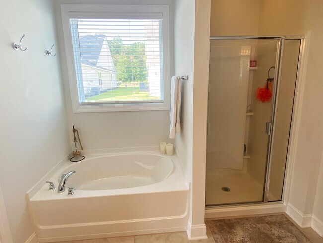 Building Photo - 3730 Sage Dr