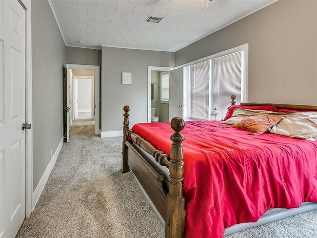Building Photo - Remodeled 3 Bedroom Bungalow in OKC's Plaz...