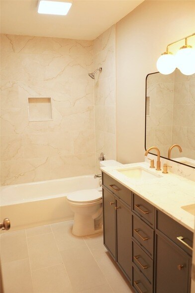Building Photo - 311 Gwendola Dr