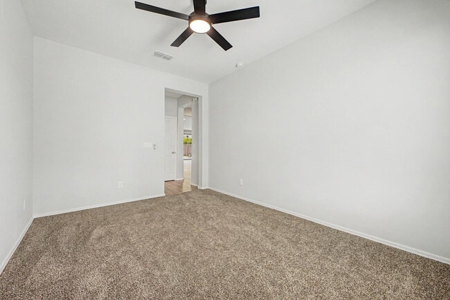 Building Photo - 7104 W Spur Dr