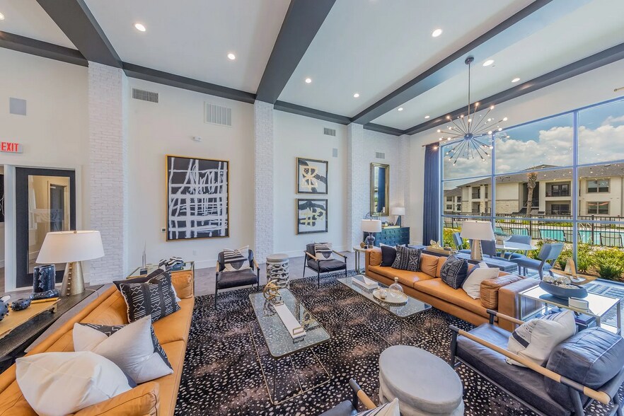 Building Photo - 4835 Usaa Blvd