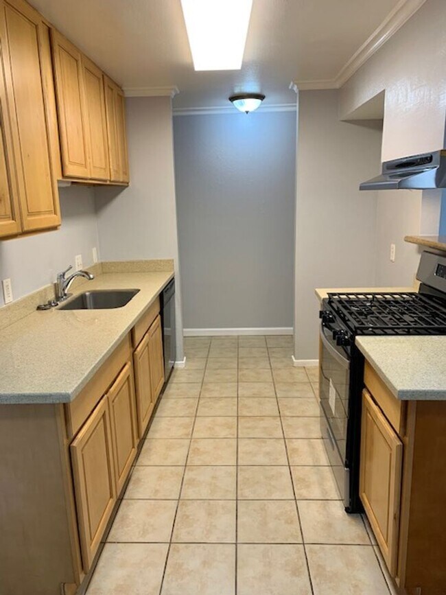 Building Photo - Great 1 bed 1 bath Condo in Pittsburg -- AVAILABLE NOW !!!