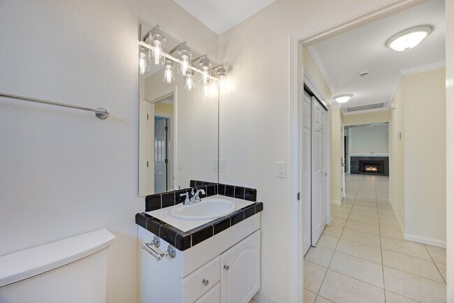 Building Photo - 9168 Eastside Rd