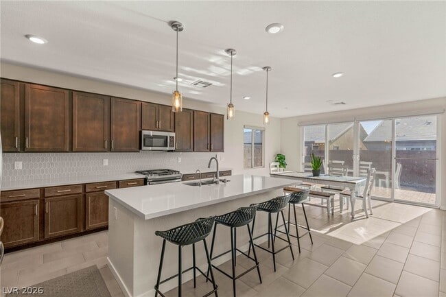 Building Photo - 3017 Bounding Home Rd