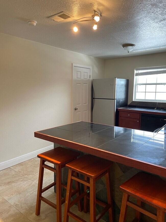 Building Photo - 2 Bedroom 2 Bathroom Condo in The Villas of Orlando