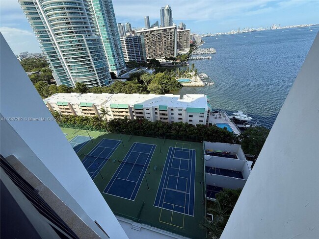 Building Photo - 2333 Brickell Ave