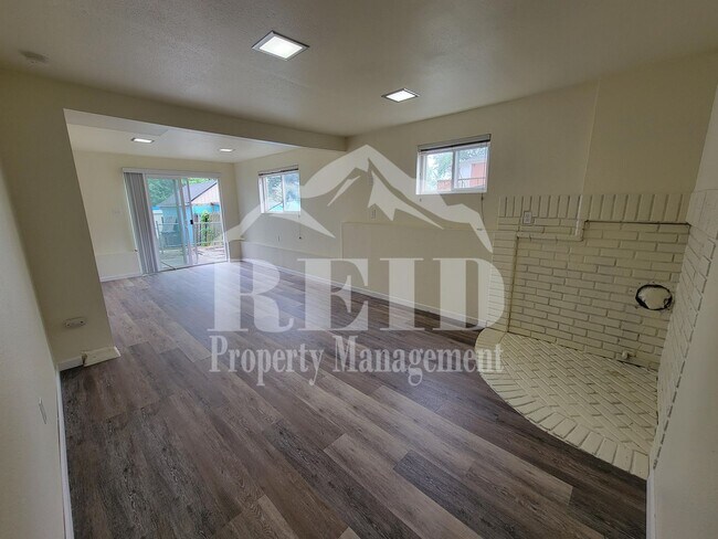 Building Photo - Centrally Located Bremerton Home With Partial View of Sinclair Inlet from Deck