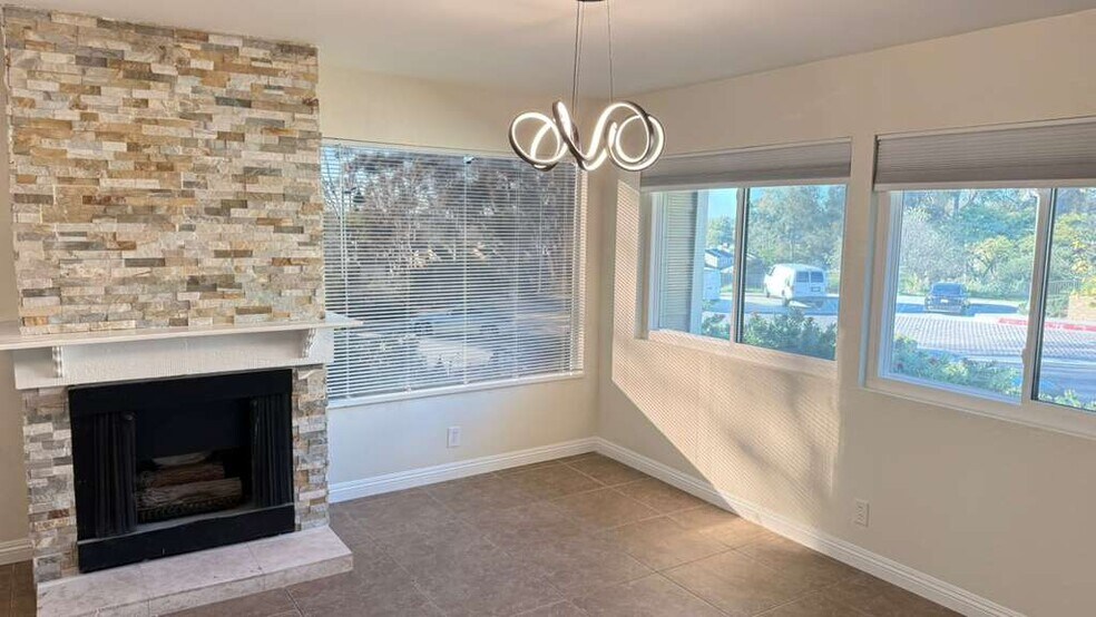 Building Photo - 22 Latitude Ct