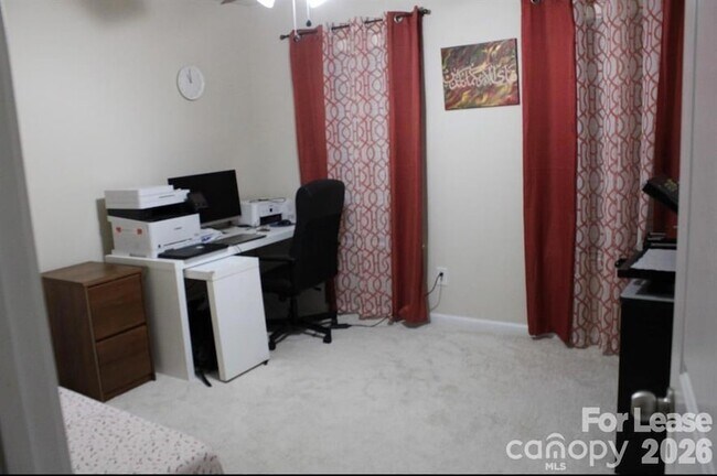 Building Photo - 6125 Kilchurn Dr