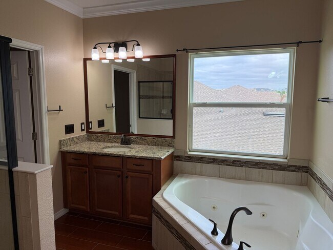 Building Photo - Gorgeous 5 bedrooms, 4 bath, 3 car garage single family home in Clermont