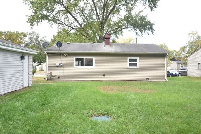 Building Photo - Elkhart North West- 3 bedroom ranch with d...