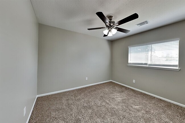 Building Photo - 1610 Blossom Creek Ct