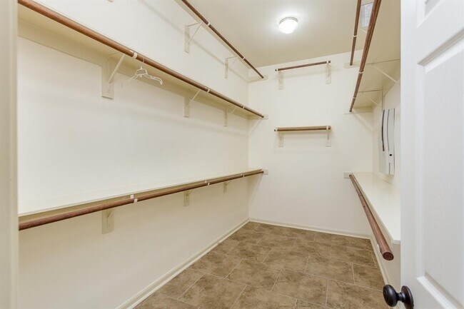 Building Photo - 9227 Mystic Falls Ln