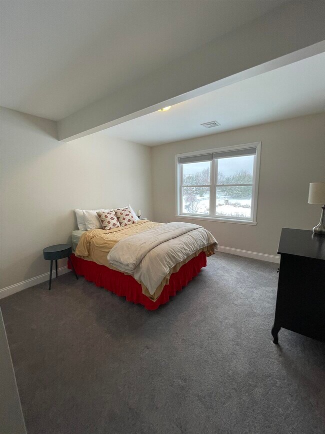 Building Photo - 50 Laurentide Ln