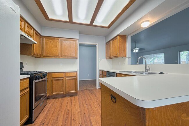 Building Photo - 15238 Ensenada Dr