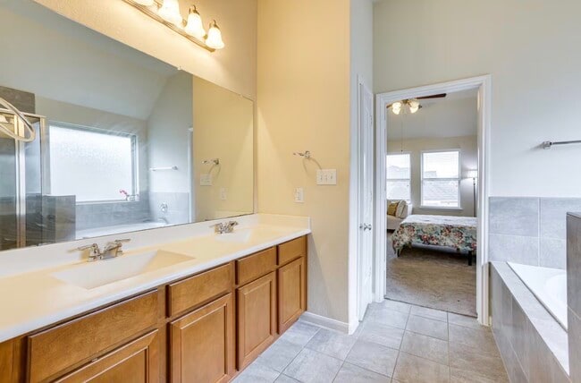 Building Photo - 15015 Winter Valley Ct