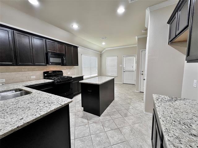 Building Photo - 8472 Gentian Dr