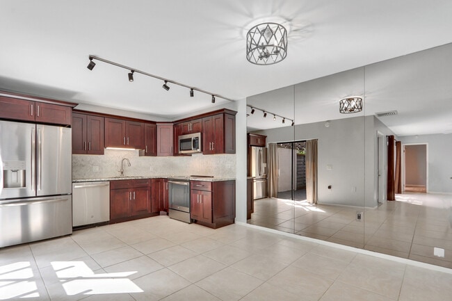 Building Photo - 803 8th Terrace