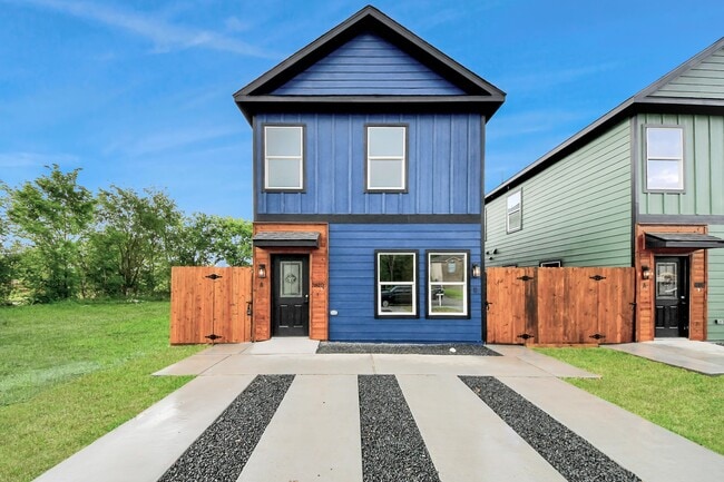 Building Photo - 3810 Hiford Dr