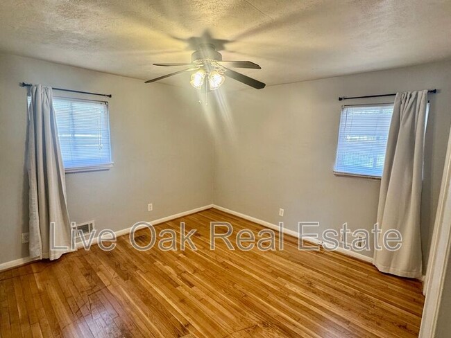 Building Photo - 4705 Nuttfield Ln